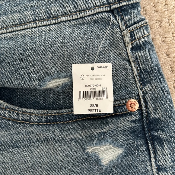 Gap Mid Rise Girlfriend Jeans - Picture 5 of 7